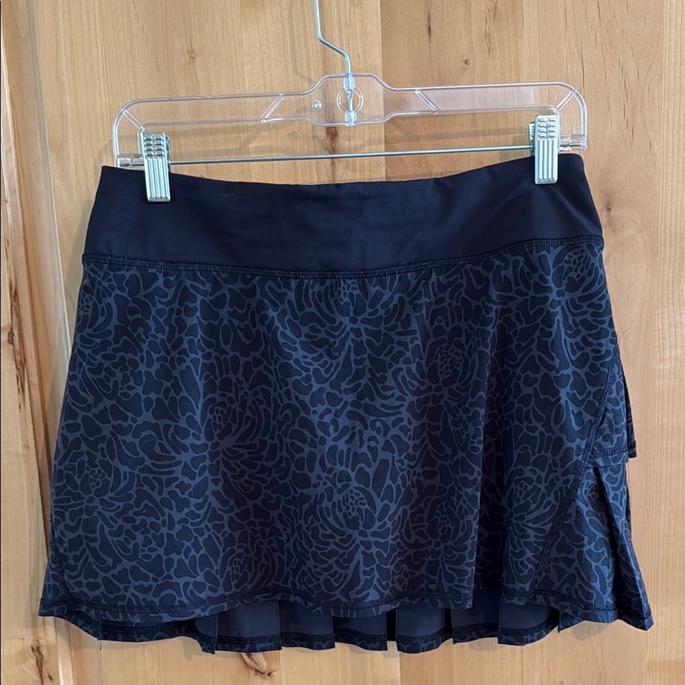 Lululemon Athletica Black Tennis Skirt - cool!
